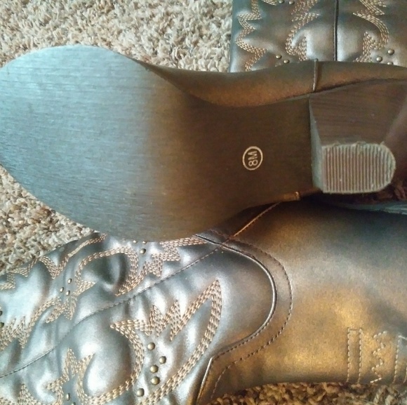 Boots - Picture 2 of 2